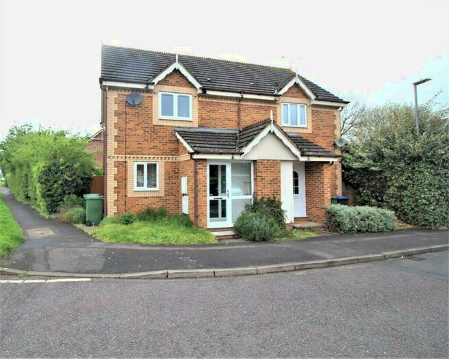 2 Bedroom Semi-Detached House To Rent In Willowbank, Chippenham, SN14