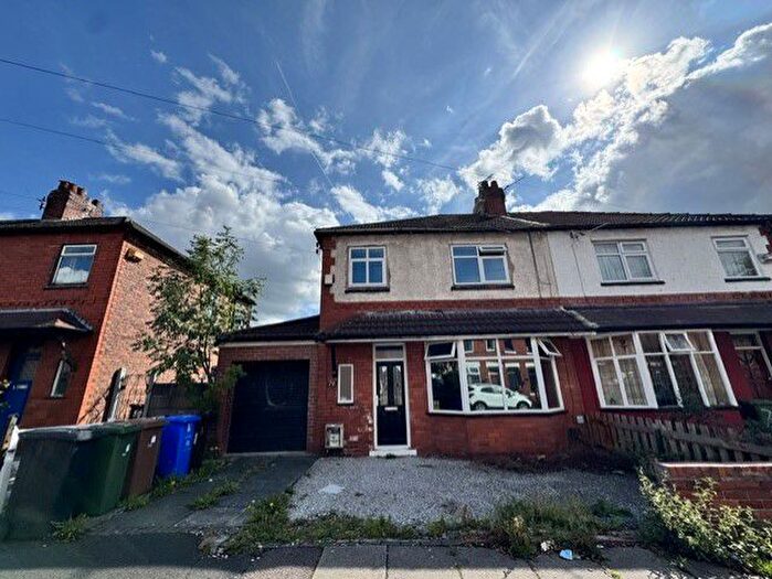 3 Bedroom Semi Detached House For Sale In Ash Road, Denton, Manchester, M34