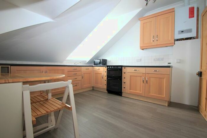 1 Bedroom Flat To Rent In North Road, Surbiton, KT6