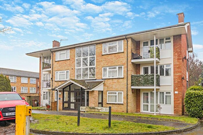 2 Bedroom Flat For Sale In Buttlehide, Maple Cross, Rickmansworth, WD3