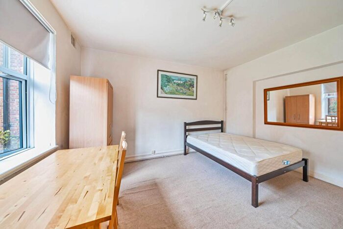 Studio To Rent In Belsize Grove, Belsize Park, London, NW3