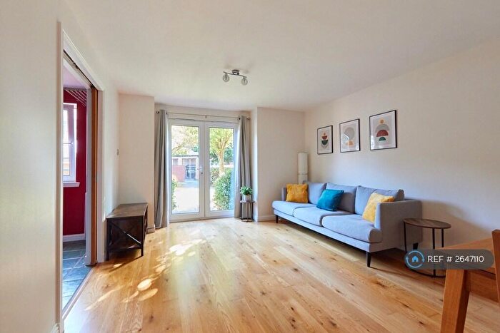 2 Bedroom Flat To Rent In Tytler Court, Edinburgh, EH8