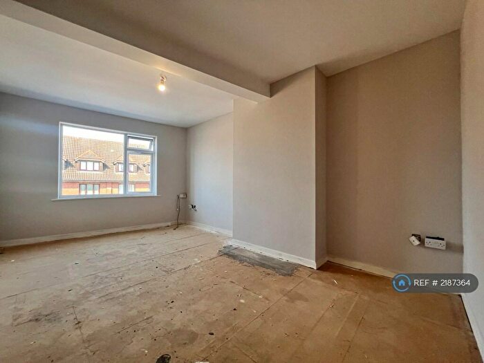 2 Bedroom Flat To Rent In Ashley Road, Poole, BH14