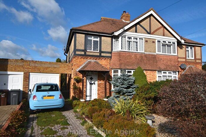 3 Bedroom Semi Detached House For Sale In Hastings Avenue, Elson, PO12