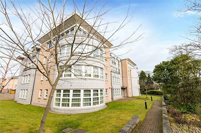 2 Bedroom Flat To Rent In Western Cross, Great Western Road, Aberdeen, AB10