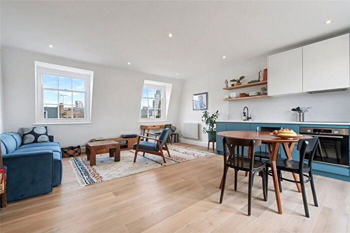 2 Bedroom Flat For Sale In Danbury Street, London, N1