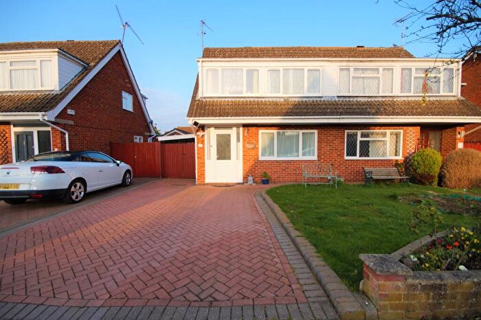 3 Bedroom Semi Detached House To Rent In Instow Road, Earley, Reading, RG6