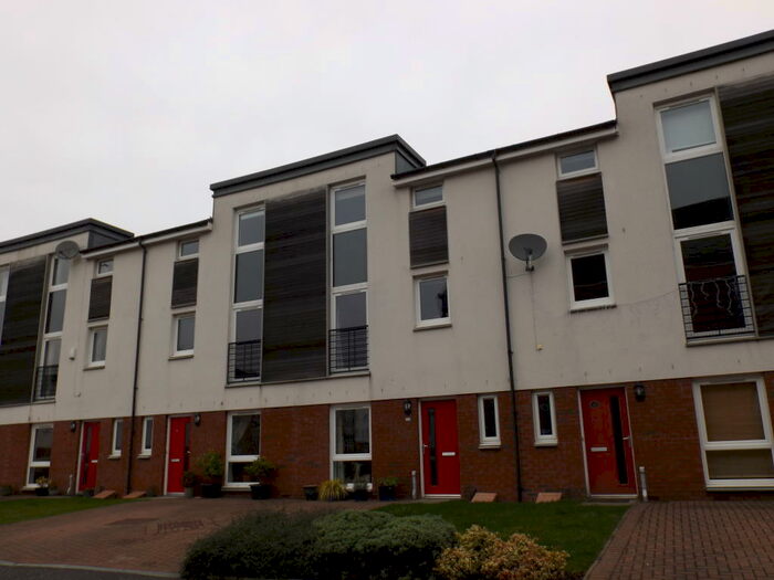 3 Bedroom Town House To Rent In Craigend Close, Anniesland, G13