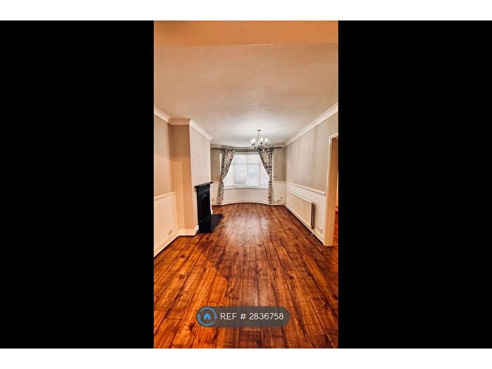 3 Bedroom Terraced House To Rent In Montrose Avenue, Welling, DA16