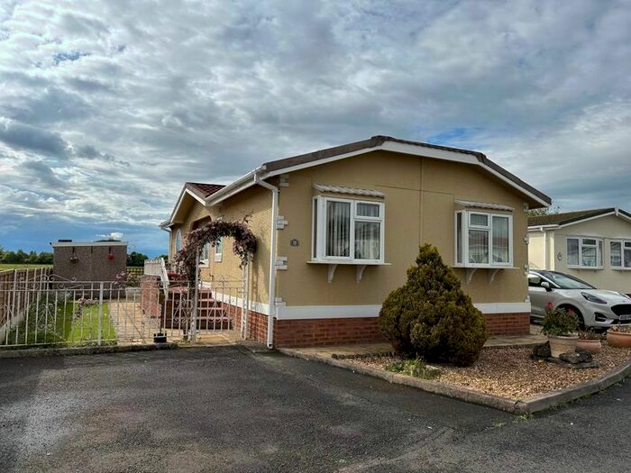 2 Bedroom Mobile/park Home For Sale In Breton Park, Muxton, Telford, TF2