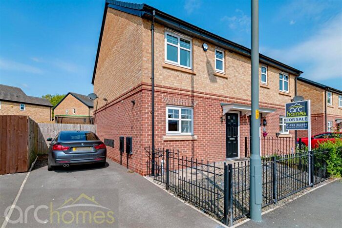 3 Bedroom Semi-Detached House To Rent In North Road, Atherton, Manchester, M46