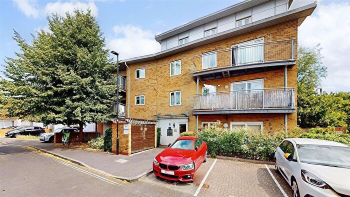 2 Bedroom Flat To Rent In Primrose Place, Isleworth, TW7