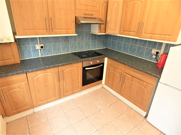 3 Bedroom Flat To Rent In Speakman House, Gibraltar Walk, London, E2