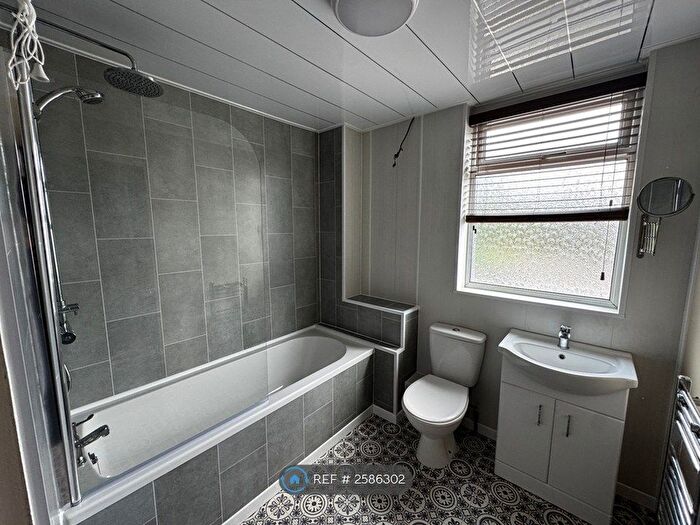 4 Bedroom End Of Terrace House To Rent In Rowan Place, Newton Aycliffe, DL5