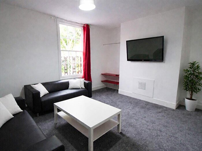 6 Bedroom Flat To Rent In A Mansfield Road, Nottingham, NG1