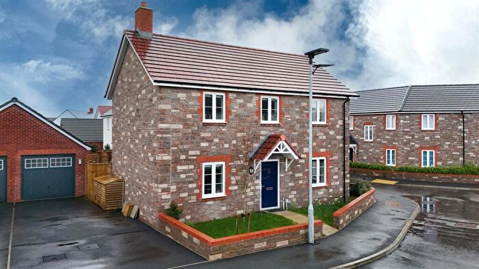 4 Bedroom Detached House For Sale In Patt Drive, Bideford, EX39