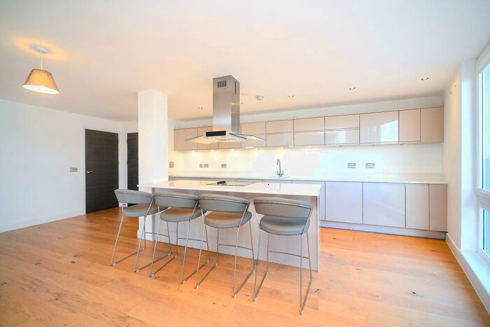 3 Bedroom Apartment To Rent In Brighton Marina, Brighton, BN2