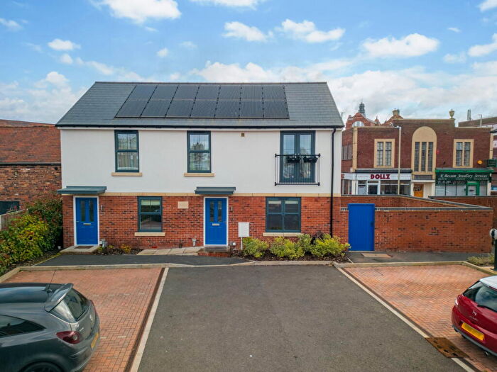 2 Bedroom Flat To Rent In Victoria Street, Stourbridge, DY8