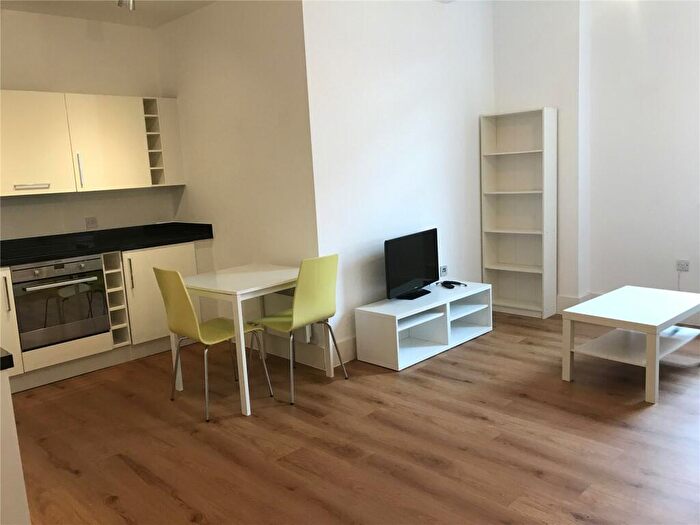 Flat To Rent In Town Hall, Bexley Square, Salford, Manchester, M3