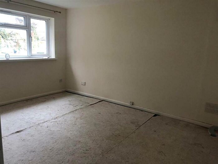 1 Bedroom Flat For Sale In Clent Way, Birmingham, B32