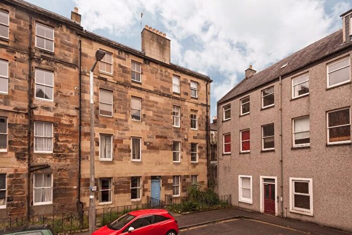2 Bedroom Flat To Rent In West Newington Place, Newington, Edinburgh, EH9