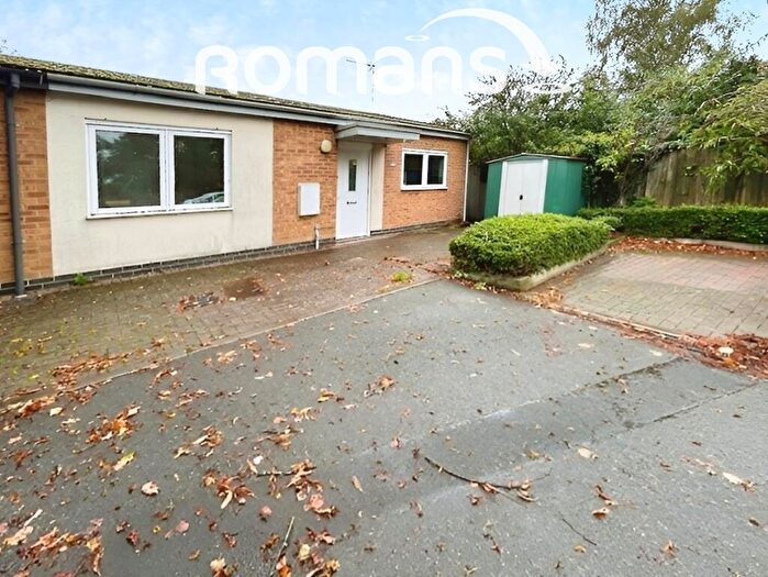 2 Bedroom Bungalow To Rent In Willow Crescent, GU14