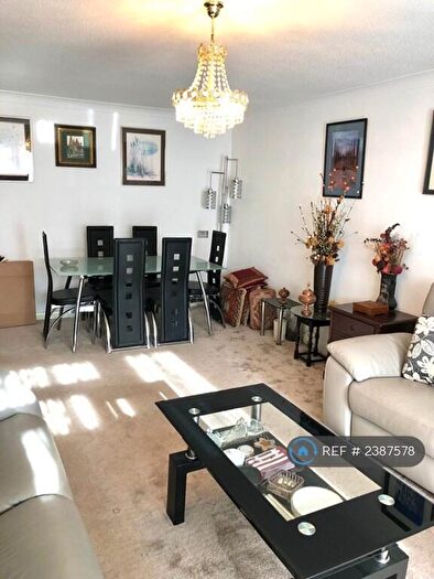 2 Bedroom Flat To Rent In Princess Court, London, N6