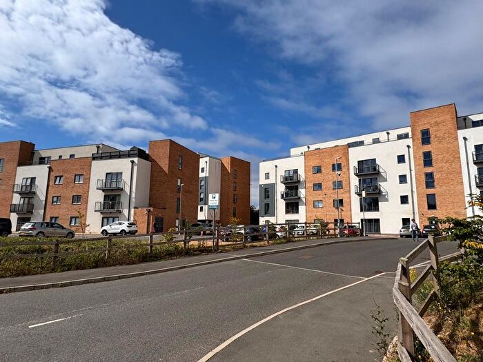 2 Bedroom Flat To Rent In Apartment, Thistle Apartments, Gorse Road, Luton, Bedfordshire, LU1