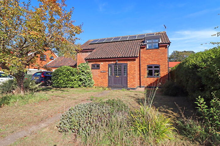 4 Bedroom Link Detached House For Sale In Lanercost, Bentley, IP9