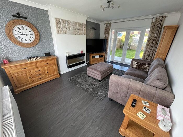 3 Bedroom Detached House For Sale In Forton Road, Chard- Garage With Workshop, TA20