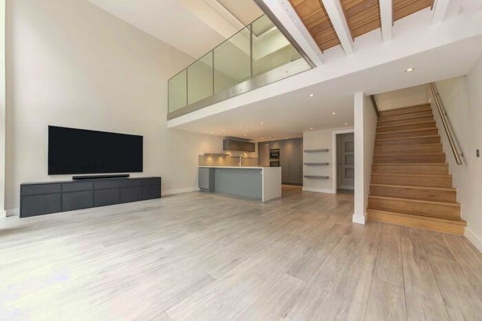 3 Bedroom Property To Rent In Brewery Square, London, EC1V