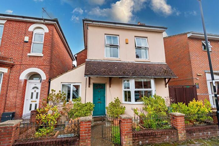 3 Bedroom Detached House For Sale In Inner Avenue, Southampton, SO14