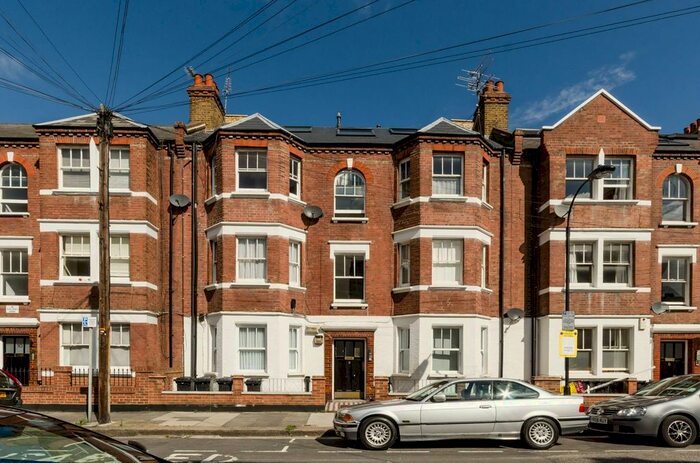 2 Bedroom Flat To Rent In Vera Road, Parsons Green, London, SW6
