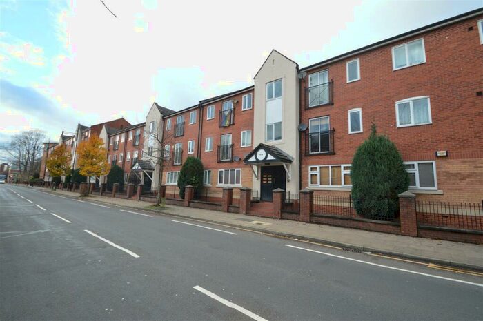 2 Bedroom Flat To Rent In Stretford Road, Hulme, Manchester, M15