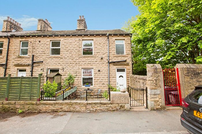 3 Bedroom Terraced House For Sale In Wakefield Road, Sowerby Bridge, HX6