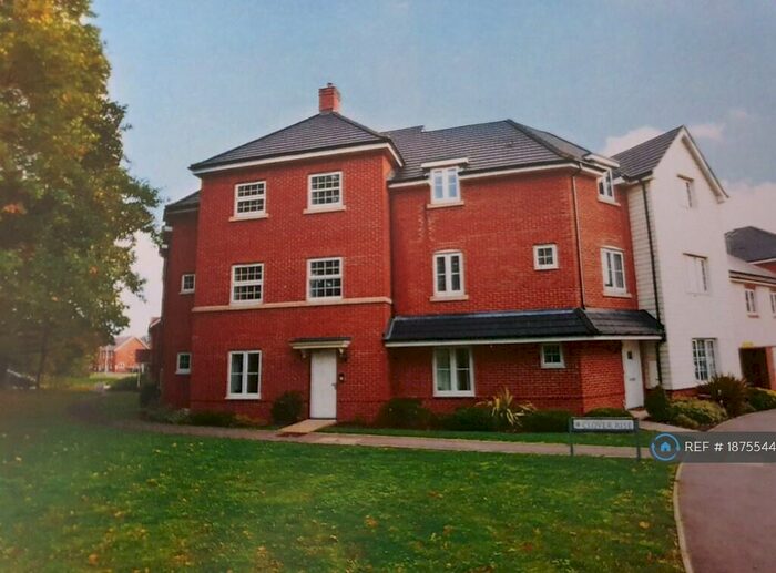 2 Bedroom Flat To Rent In Clover Rise, Woodley, Reading, RG5