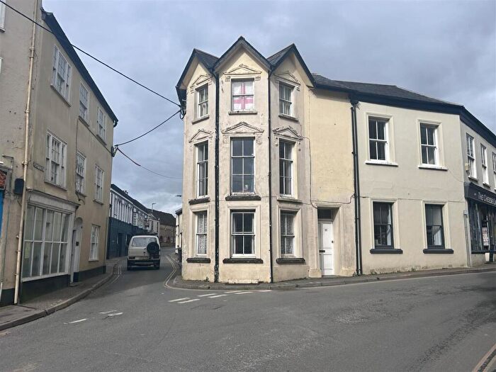 2 Bedroom Apartment For Sale In South Molton, EX36