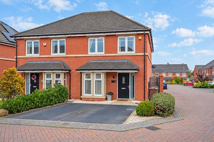 3 Bedroom Semi-Detached House For Sale In Allerton Road, Wakefield, WF2