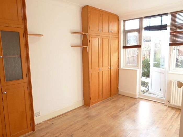 1 Bedroom Flat To Rent In Glebe Crescent, London, NW4
