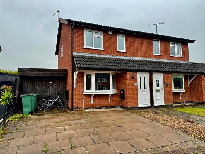 3 Bedroom Semi-Detached House To Rent In Knights Close, Stoney Stanton, LE9