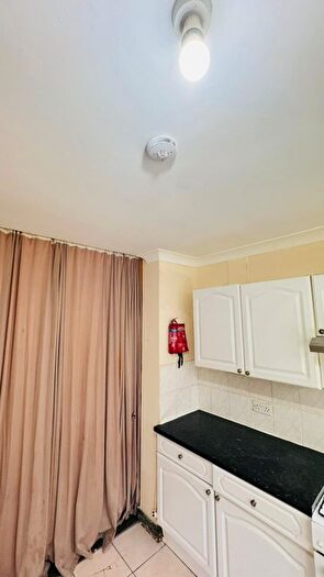 2 Bedroom Flat To Rent In Belmont Road, IG11