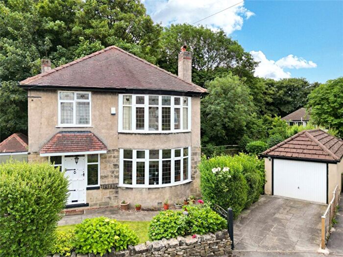 3 Bedroom Detached House For Sale In Oakwell Oval, Roundhay, Leeds, LS8