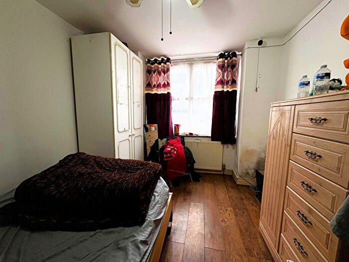 3 Bedroom Terraced House For Sale In Dagmar Road, Southall, UB2
