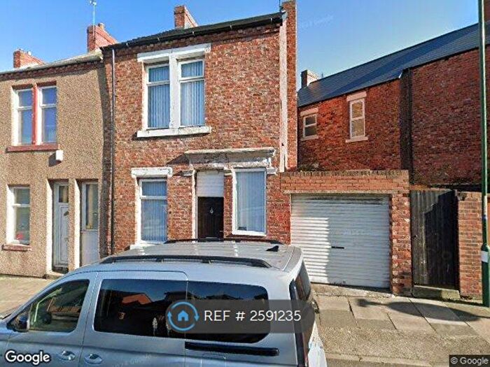 5 Bedroom End Of Terrace House To Rent In Alice Street, South Tyneside, NE33