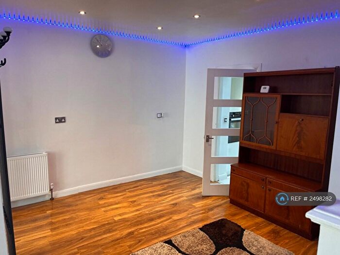 4 Bedroom Semi-Detached House To Rent In Doxford Gardens, Newcastle Upon Tyne, NE5