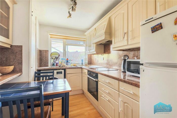 2 Bedroom Flat To Rent In Mansfield Heights, Great North Road, London, N2