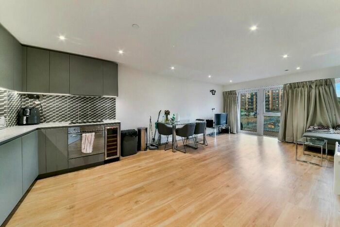 2 Bedroom Flat To Rent In Caversham Road, London, NW9