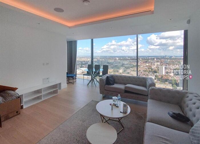 2 Bedroom Apartment To Rent In Carrara Tower, Bollinder Place, London, EC1V