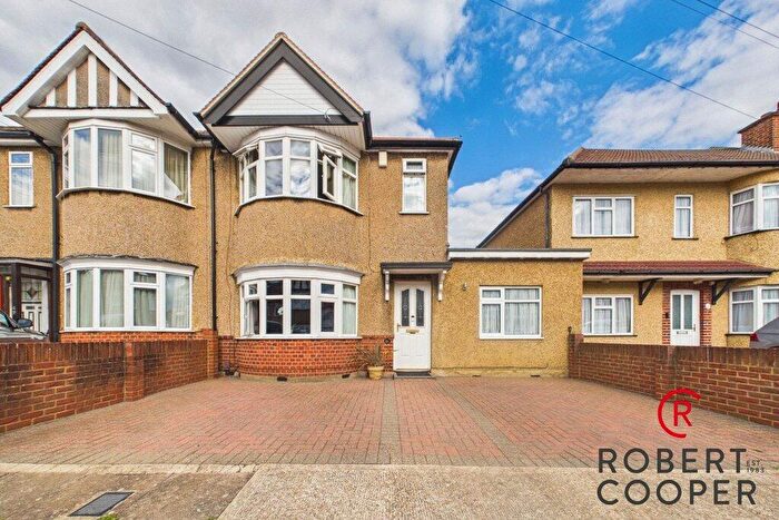 3 Bedroom End Of Terrace House For Sale In Lynmouth Drive, Ruislip, HA4
