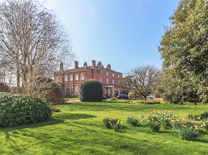2 Bedroom Flat For Sale In Ramridge Park, Andover, Hampshire, SP11